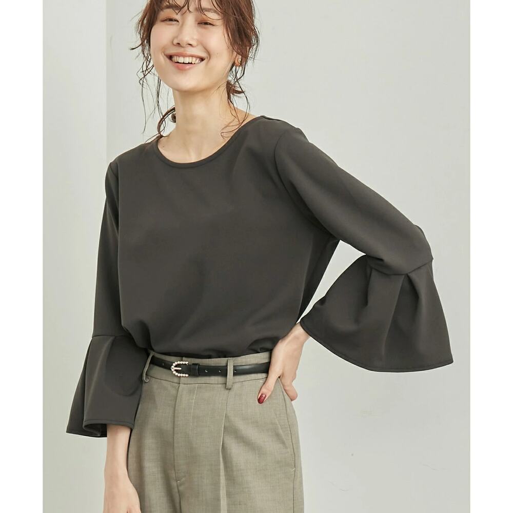 Sail to Sable Flounce Bell Sleeve Blouse Women's Medium Black Back Zip
